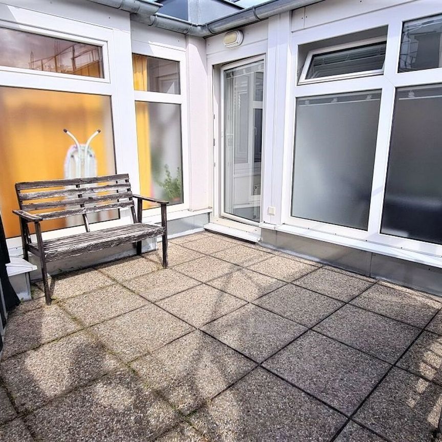 DACHGESCHOSS, AUGARTEN-NÄHE, 87 m² Maisonette mit 10 m2 Terrasse, Wohnküche, 2 Zimmer, Galerie, 2 Bäder, Rembrandtstraße - Photo 1