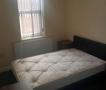 Lovely New Ensuite Room for Rent - No Deposit All Bills Inc! - Photo 2