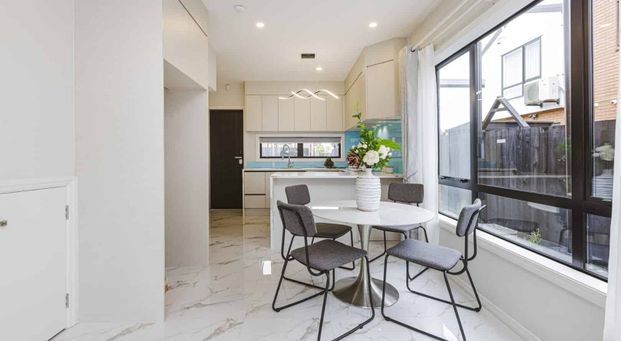 Mangere two house - long term rental - Photo 1