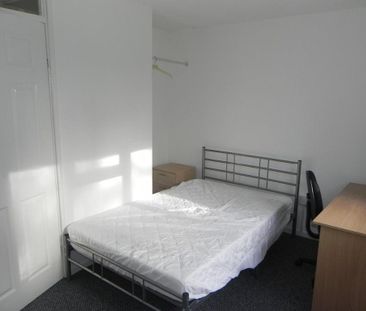 5 bedroom semi-detached house to rent - Photo 6