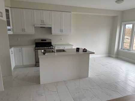 For Lease - 186 UNION Boulevard, Wasaga Beach, Ontario - Photo 2