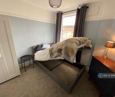 1 bedroom in a house share to rent - Photo 4