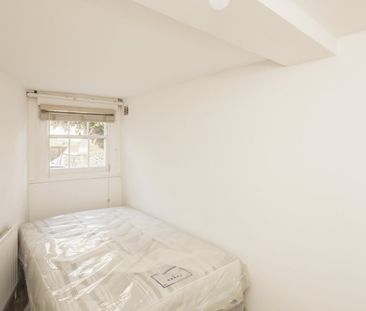 Flat to rent - Camberwell New Road, London, SE5 - Photo 3