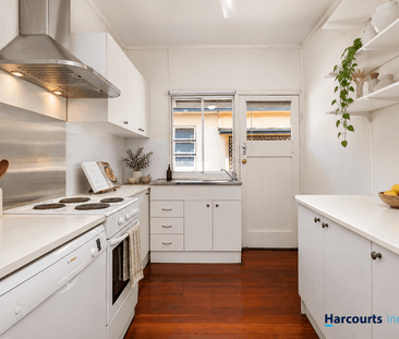NEAT ENTRY LEVEL UNITS WITH AIR CONDITIONING - CENTRAL LOCATION - Photo 6
