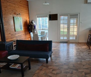 East Geelong - Photo 2