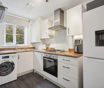 2 bedroom end of terrace house to rent - Photo 1