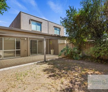 LOW MAINTENANCE TOWNHOUSE - CITY FRINGE LOCATION - Photo 5