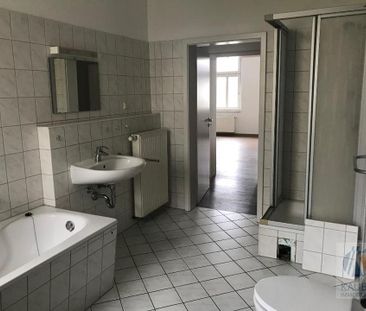 Heimkommen & Wohlfühlen! PREISWERTE, Gut geschnittene 2-R-Whg.mit B... - Foto 4