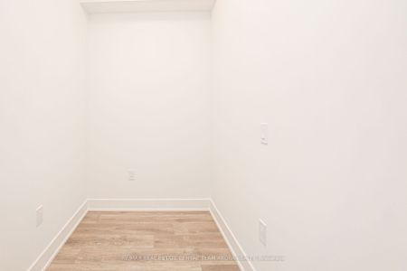 For Lease - 202 Burnhamthorpe Road Unit# 903, Mississauga, Ontario - Photo 4