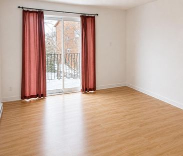 Immeuble - 1555 Rue Dorval Magnifique 3 ½ à Louer – Sherbrooke - Photo 1