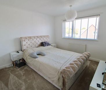 4 bedroom semi-detached house to rent - Photo 1