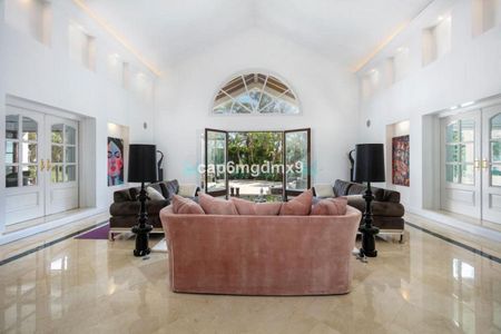 Villa for rent in Nueva Andalucia - Photo 5