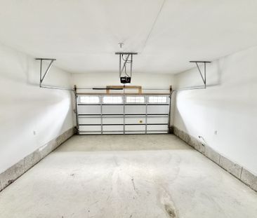 For Lease - 48 Gretzky Avenue, Barrie, Ontario - Photo 2