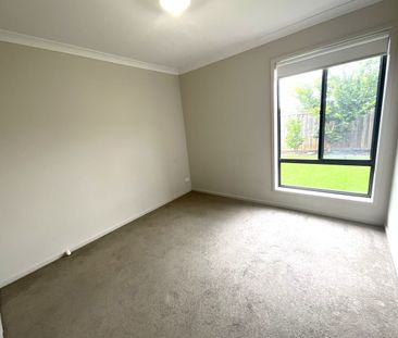 FAMILY LIVING & ENTERTAINING! - Photo 5