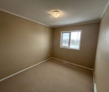 3 Bedroom Property in Evergreen - Photo 5