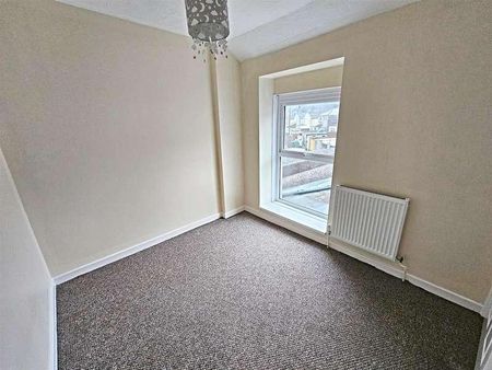 Dewi Street, Trallwn, Pontypridd, CF37 - Photo 2