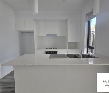 Brand-new, stylish, and perfectly located! - Photo 4