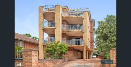 SPACIOUS 2 BEDROOM - Photo 5