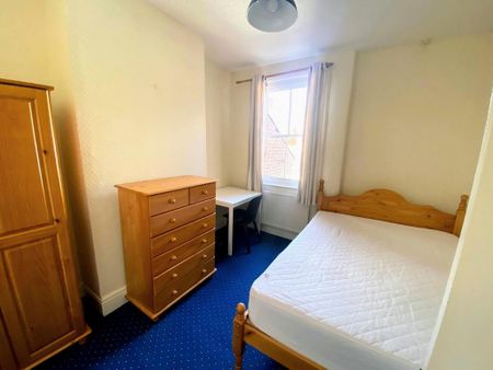 3 bedroom terraced house to rent - Photo 4