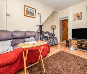 2 Bed Terraced House, High Town Road, LU2 - Photo 3