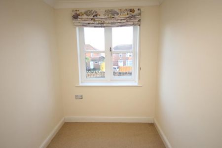 2 bed apartment to rent in Strathearn Drive, Westbury-On-Trym, BS10 - Photo 2