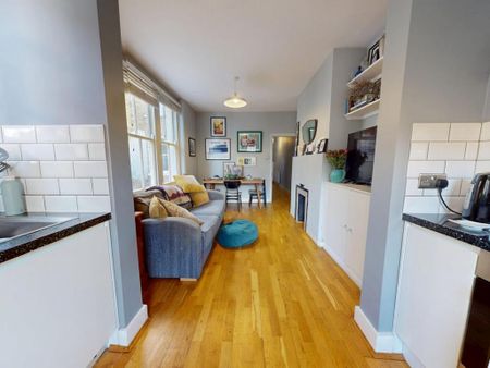 2 bedroom flat to rent - Photo 2