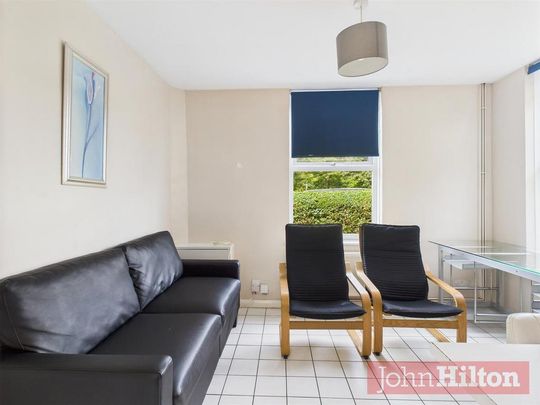 5 bedroom semi-detached house to rent - Photo 1