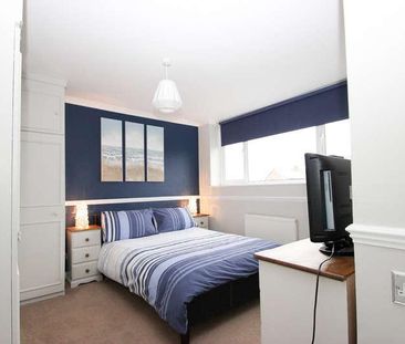 Seamore Avenue, Benfleet, SS7 - Photo 2