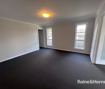 33 McGuire Drive, Goulburn, NSW 2580 - Photo 6