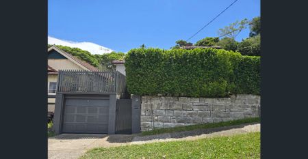 Open Plan Living Single Level Home with Stunning Inground Magnesium Pool overlooking Parklands - Photo 2