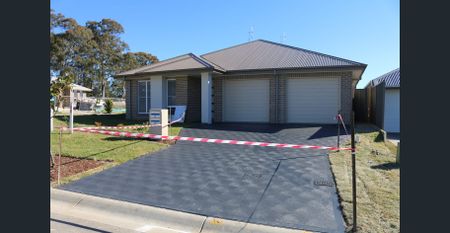 MODERN 2 BEDROOM HOME NOT TO BE MISSED!! - Photo 4