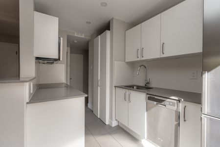 111 Lawton Boulevard - Photo 2