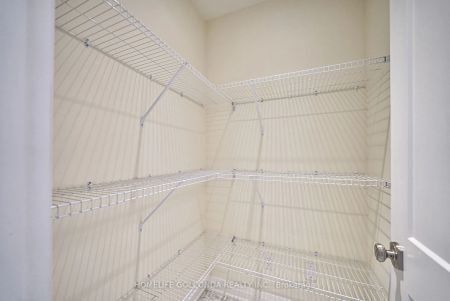 Condo Townhouse For Lease | N9258349 - Photo 4