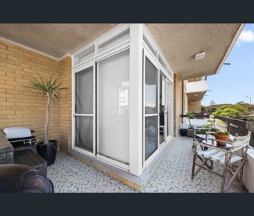 8/83 Howard Avenue, Dee Why, NSW 2099 - Photo 3