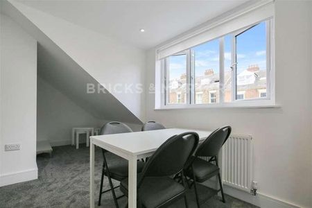 (?.ppw) Bills Included Westgate Road, City Center, Newcastle Upon Tyne, NE4 - Photo 3