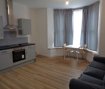 1 bedroom flat to rent - Photo 2