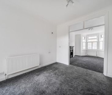 4 Bed Semi-Detached House, Clarendon Road, CR0 - Photo 1