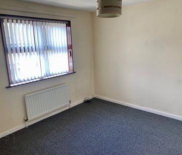 32 Donegore Drive, Antrim, BT41 1EB - Photo 3