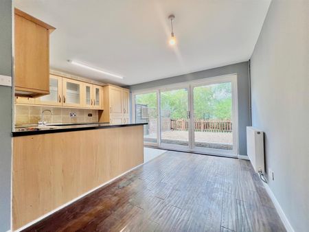 2 bedroom house - mid terrace - Photo 5