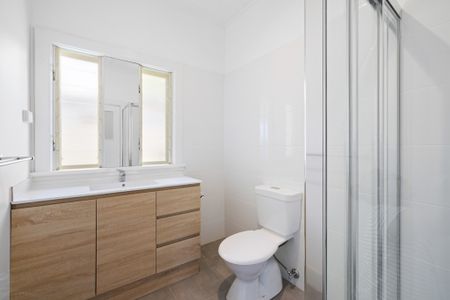 38 Leonard Street, Wodonga VIC 3690 - House For Rent | Domain - Photo 2