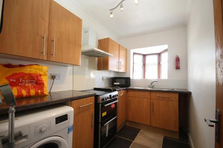 2 bedroom flat to rent - Photo 4