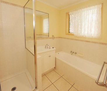 SPACIOUS 4 BEDROOM FAMILY HOME WITH MODERN COMFORTS, GENEROUS OUTDO... - Photo 5