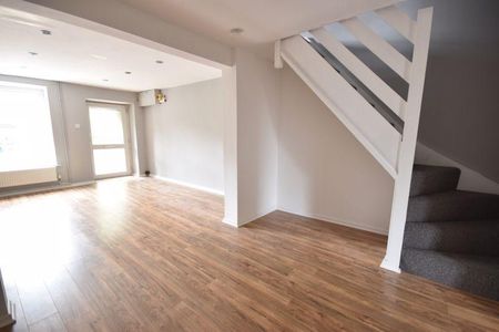 2 bedroom terraced house to rent - Photo 3