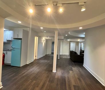 For Lease - 187 Redstone Road, Richmond Hill, Ontario - Photo 6