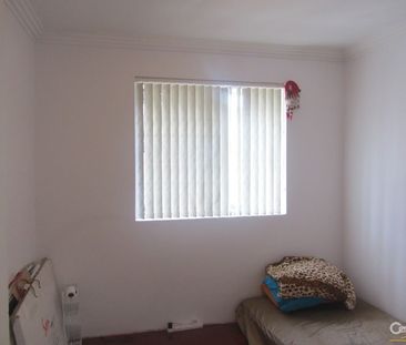 Renovated Townhouse - Photo 6