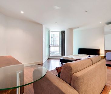 St. George Wharf, London, SW8 2AU - Photo 5