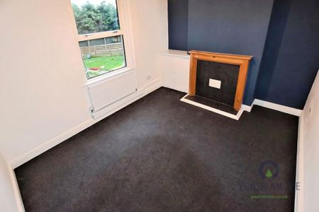 2 bedroom end of terrace house to rent - Photo 3