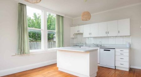 Sunny Seddon Living, 3 Bedrooms and Sleepout - Photo 3