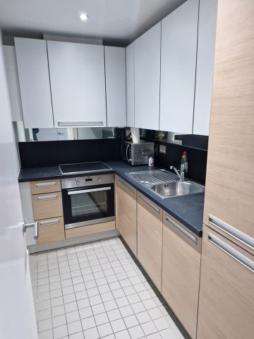 Studio Flat, Michigan Building, E14 - Photo 3