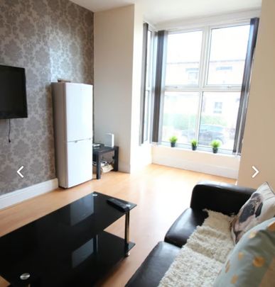 6 Bed - 7 Trelawn Street, Headingley, Leeds - LS6 3JR - Student - Photo 1